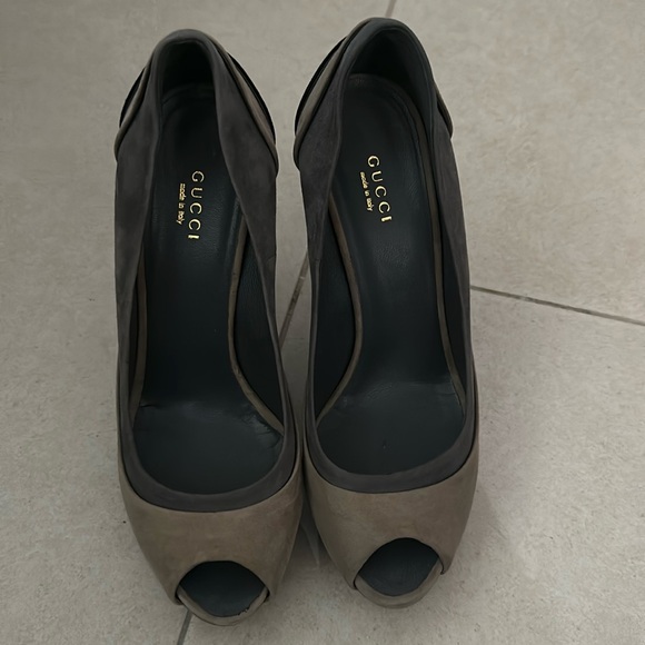 Gucci Shoes - Gucci tricolor pumps